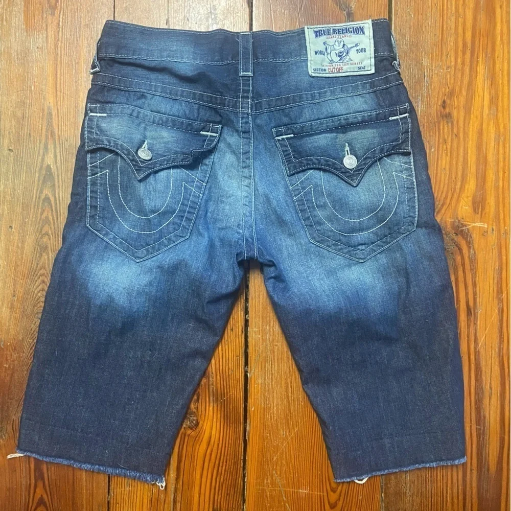 True Religion Men’s Ricky Straight Cut Off Shorts Size 31 Denim Skater Grunge